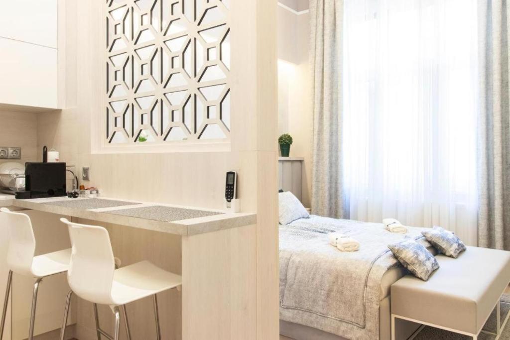 Revay 20 Suites By Corall Budapest Esterno foto