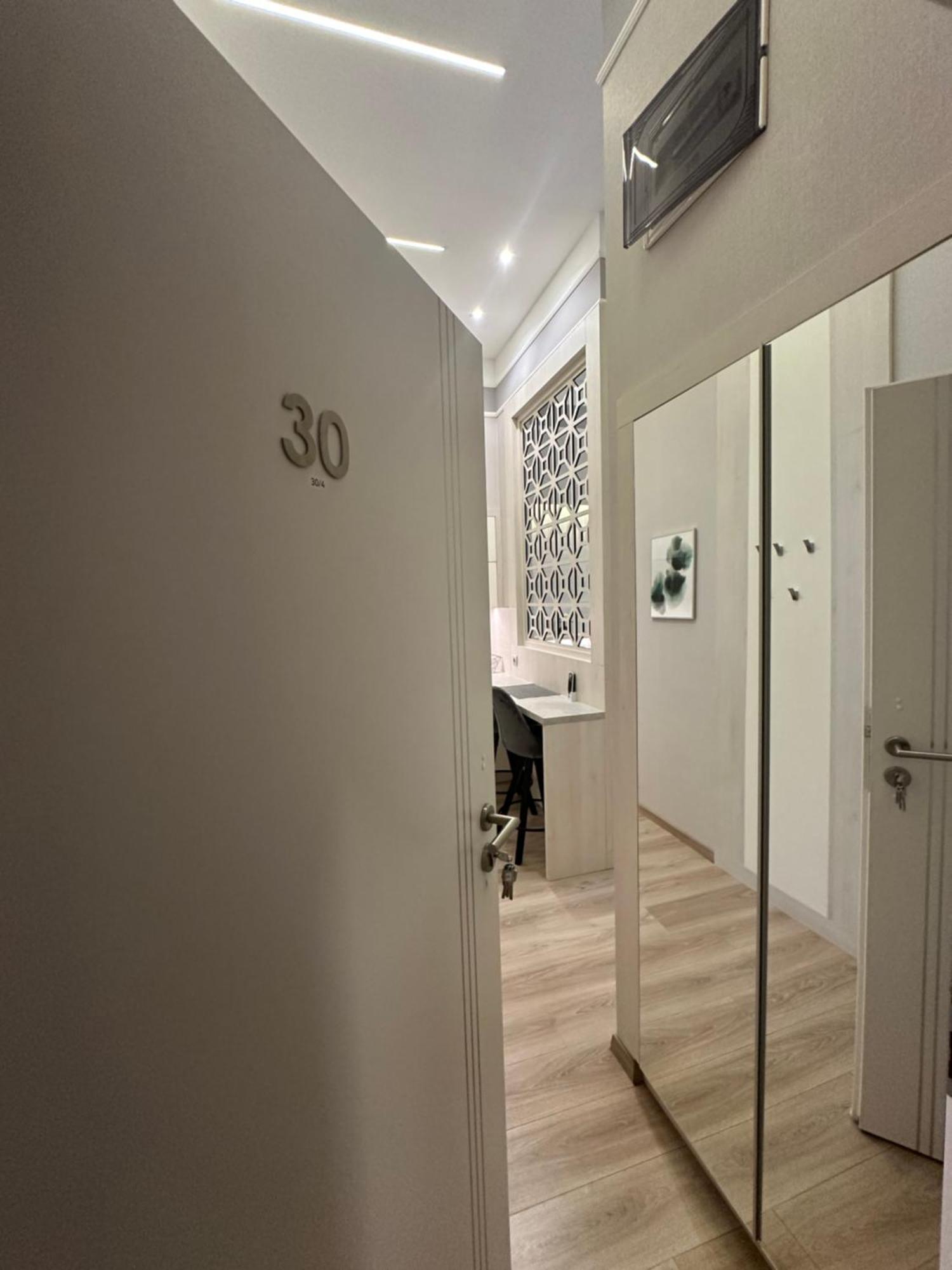 Revay 20 Suites By Corall Budapest Esterno foto