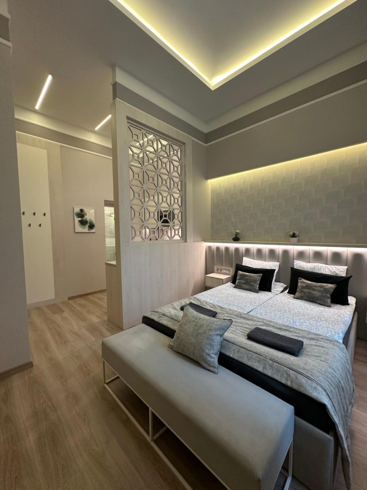 Revay 20 Suites By Corall Budapest Esterno foto