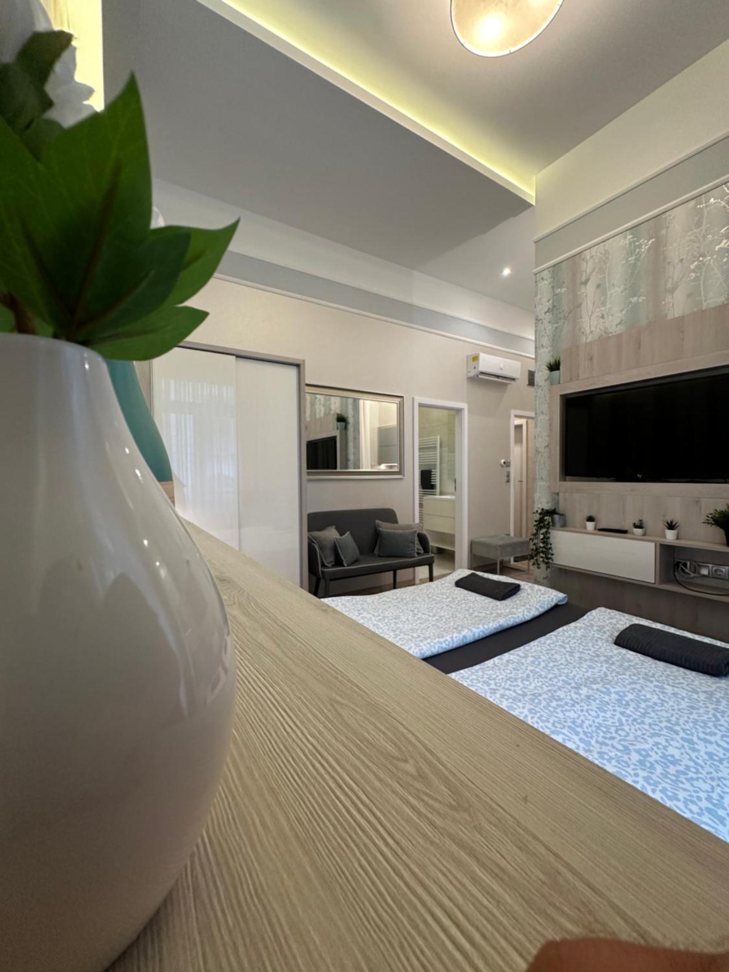 Revay 20 Suites By Corall Budapest Esterno foto