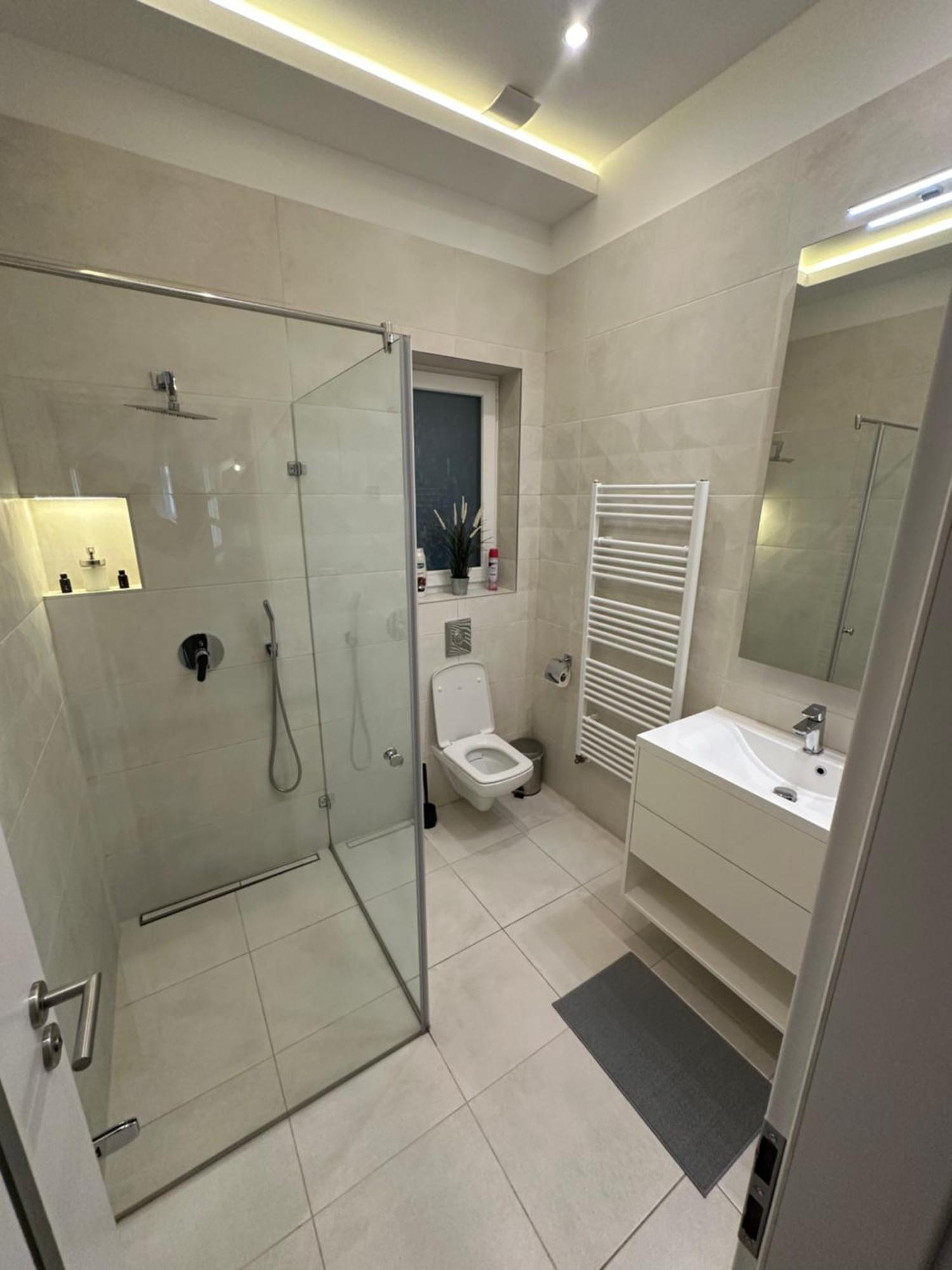 Revay 20 Suites By Corall Budapest Esterno foto