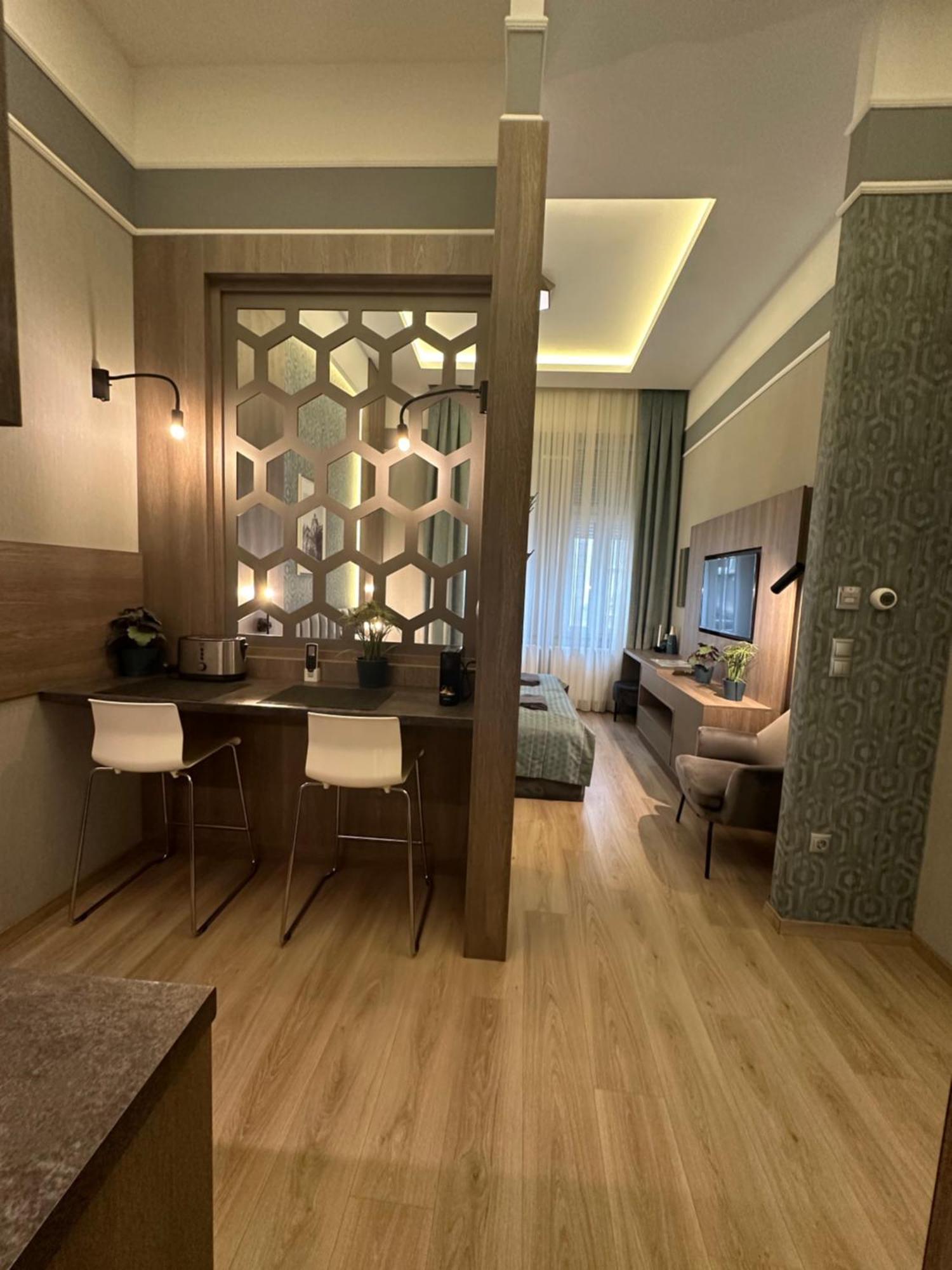 Revay 20 Suites By Corall Budapest Esterno foto