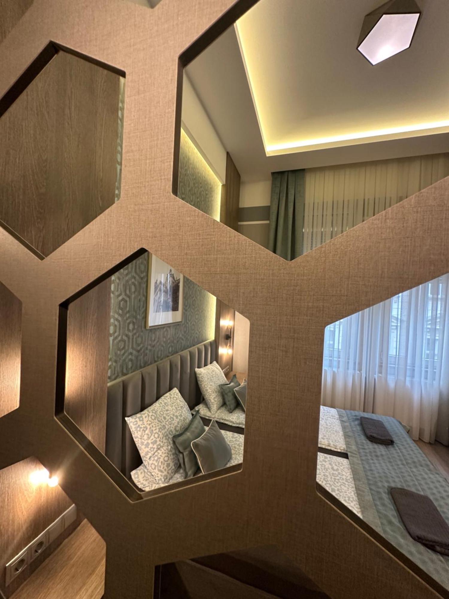 Revay 20 Suites By Corall Budapest Esterno foto