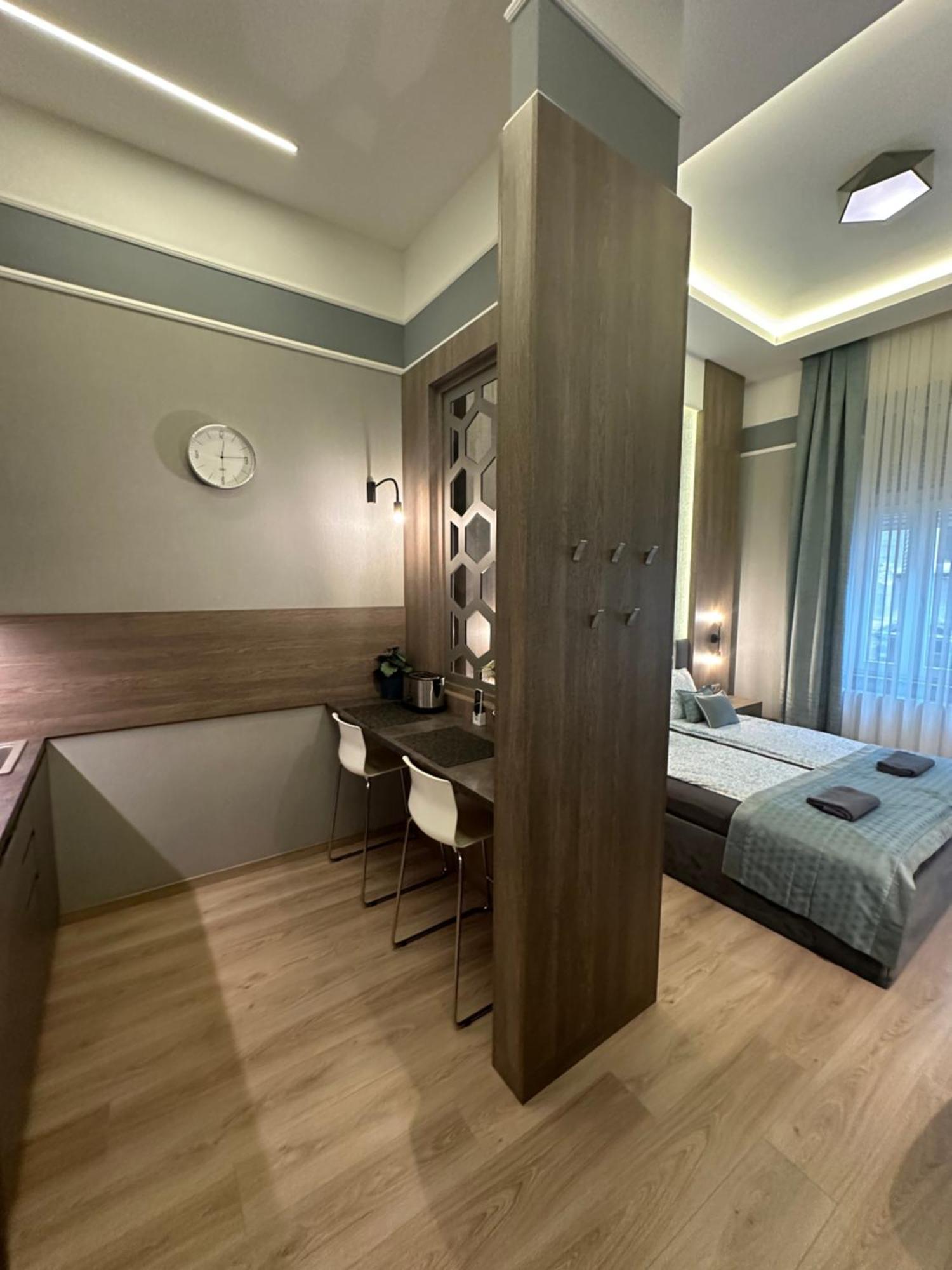 Revay 20 Suites By Corall Budapest Esterno foto