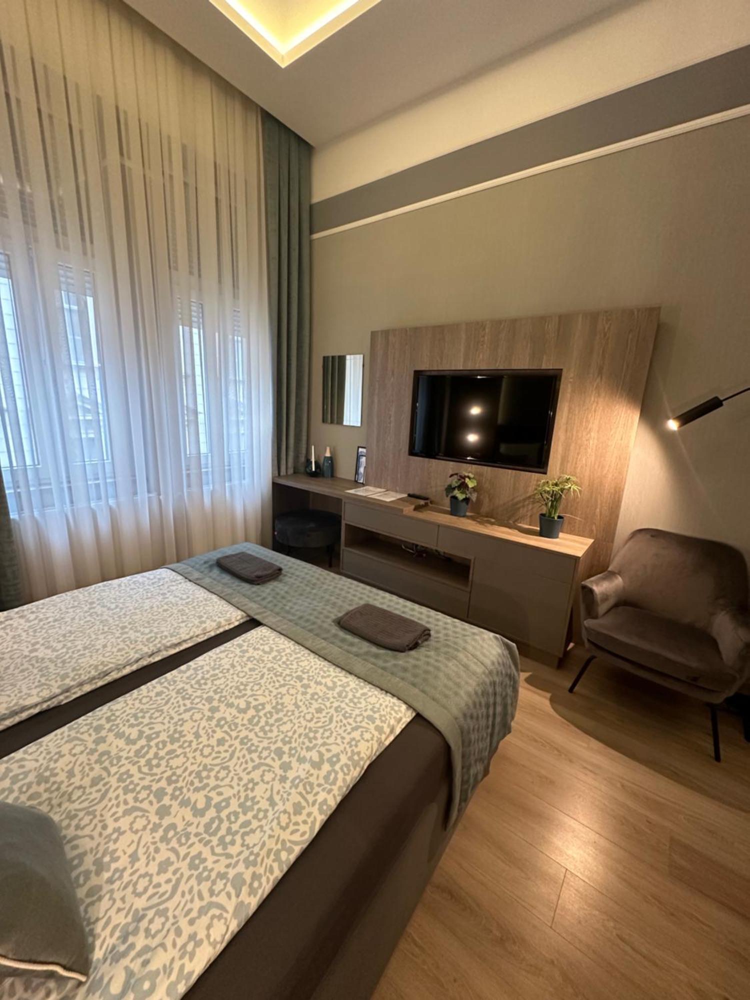 Revay 20 Suites By Corall Budapest Esterno foto