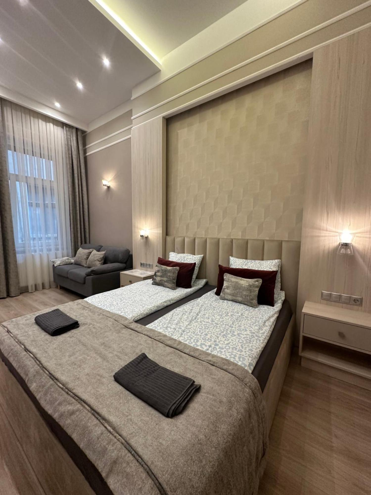 Revay 20 Suites By Corall Budapest Esterno foto
